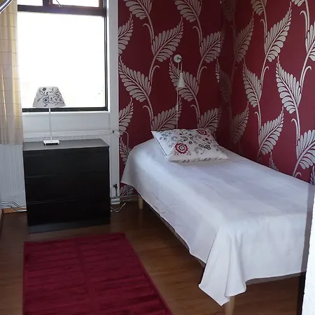 汉尼别墅酒店 *